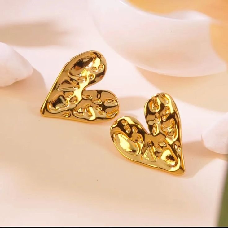 Classic Contour Hearts
